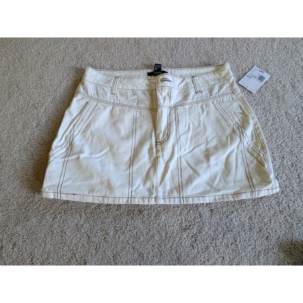 Forever 21 White Denim Skirt Black Contrast Stitch Size Large NWT Short Mini